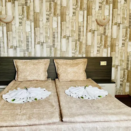 Eos Hotel 2*